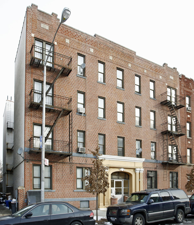 717-721 Avenue C in Brooklyn, NY - Foto de edificio