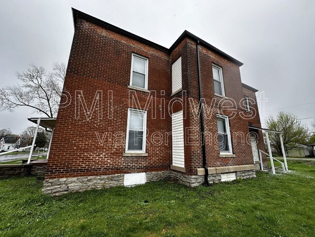 2516 S Washington St