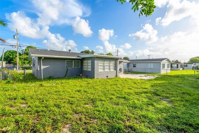 3171 NW 16th St in Fort Lauderdale, FL - Building Photo - Building Photo