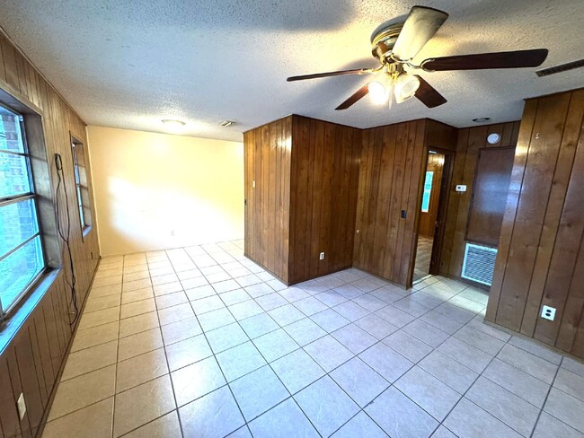 704 S Edgewood Dr in Dothan, AL - Building Photo - Building Photo