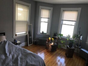 11 Eustis St, Unit 1l in Cambridge, MA - Foto de edificio - Building Photo