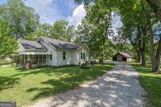 5380 Guthrie Rd in Loganville, GA - Building Photo - Building Photo