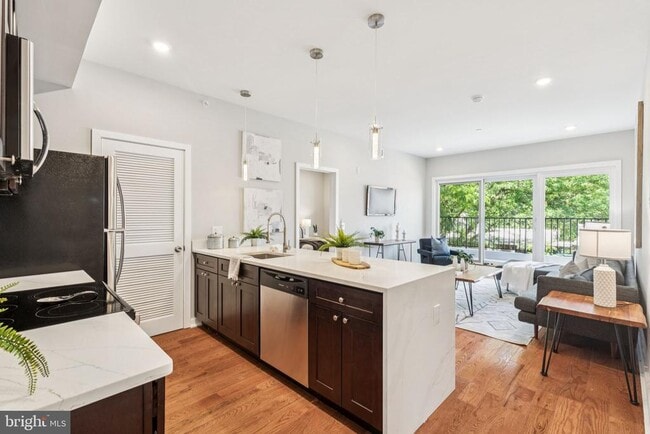 203 Haverford Ave in Narberth, PA - Foto de edificio - Building Photo