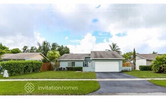 9422 Saddlebrook Dr in Boca Raton, FL - Building Photo