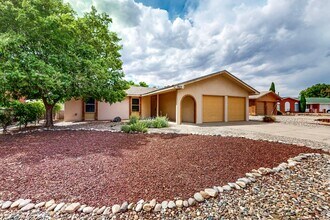 7413 Volunteer St NE in Albuquerque, NM - Building Photo - Building Photo