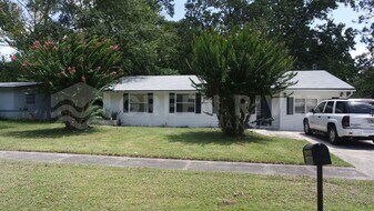 4261 Sabine Dr in Jacksonville, FL - Building Photo