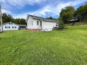 807 W 4th St in Corbin, KY - Foto de edificio - Building Photo