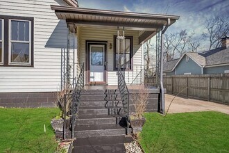 908 Gilmore Ave in Nashville, TN - Foto de edificio - Building Photo