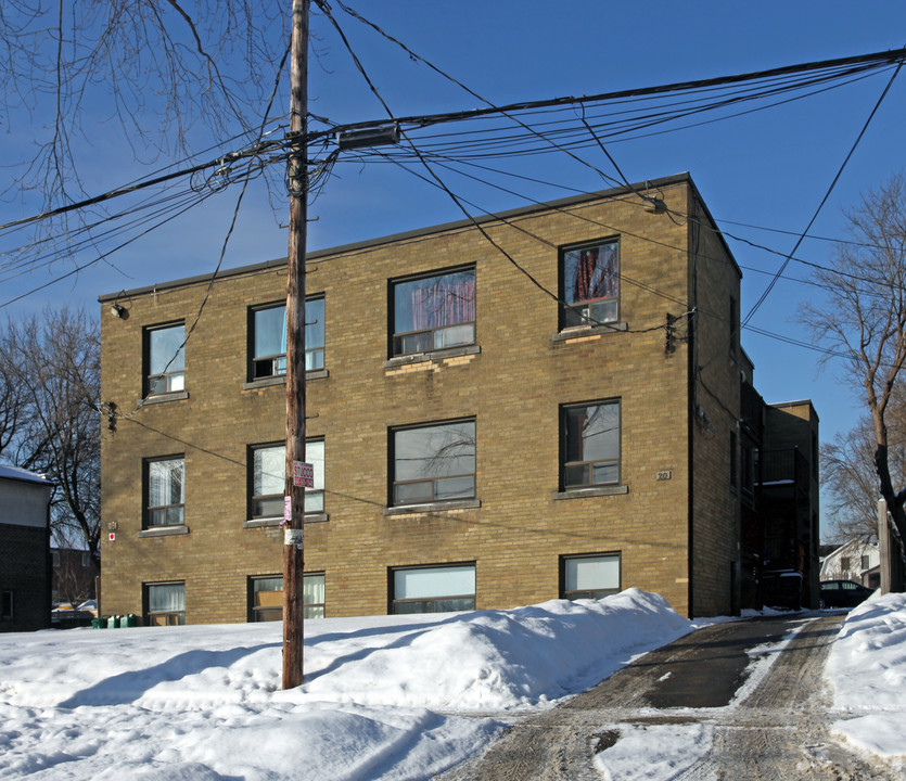 18-20 Station Rd in Toronto, ON - Building Photo