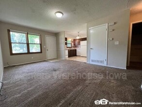 910 E Railroad in Des Moines, IA - Building Photo - Building Photo