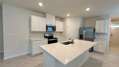 3314 Pine Lily Ave in Poinciana, FL - Building Photo - Building Photo