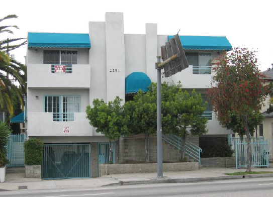 2251 Crenshaw Blvd in Los Angeles, CA - Building Photo