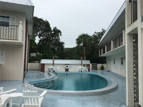 900 Jasmine Ln, Unit 102A in Vero Beach, FL - Building Photo - Building Photo
