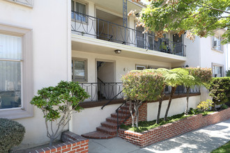 401 S Camden Dr in Beverly Hills, CA - Building Photo - Building Photo