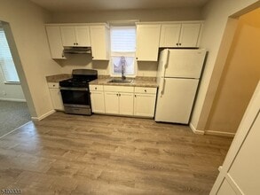 148 Franklin Ave in Nutley, NJ - Foto de edificio - Building Photo