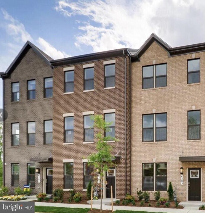 4303 Medfield Ave in Baltimore, MD - Building Photo