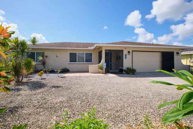 120 SE 3rd Ter in Cape Coral, FL - Building Photo - Building Photo