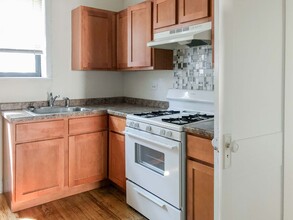 629 W Melrose St, Unit 621-1K in Chicago, IL - Foto de edificio - Building Photo