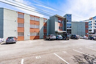 Fairway Apartments in Seattle, WA - Building Photo - Building Photo