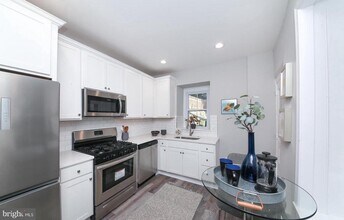 4133 Terrace St in Philadelphia, PA - Foto de edificio - Building Photo