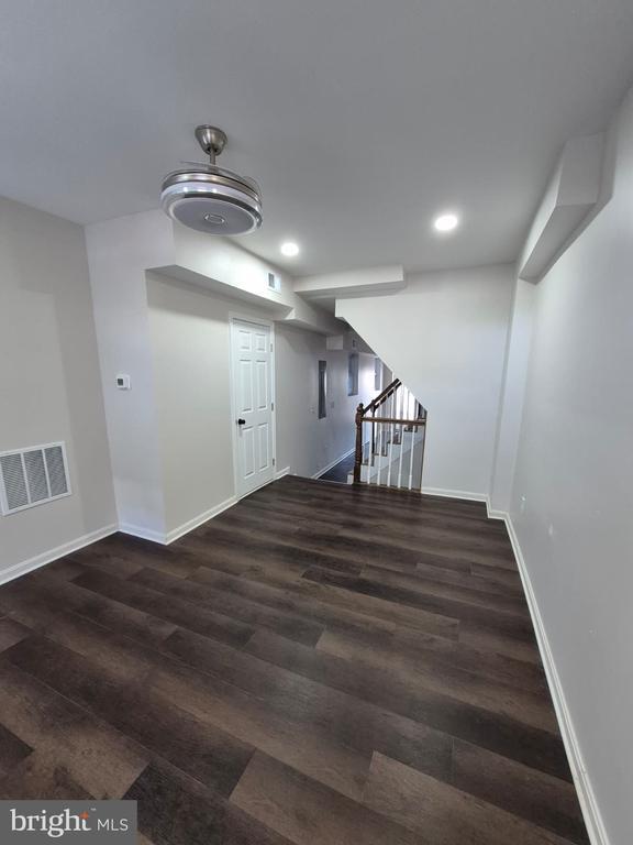 property at 2015 E Fairmount Ave