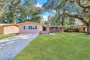 5908 Fairview Ave in Savannah, GA - Building Photo