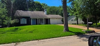 12545 Clock Tower Dr in St. Louis, MO - Building Photo