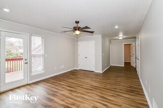 1708 Red Barn Rd in Raymore, MO - Building Photo - Building Photo