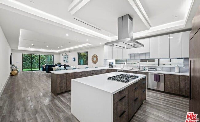 property at 1622 S Bedford St