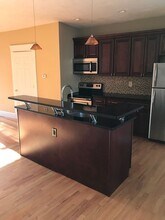 98 Knight St in Providence, RI - Building Photo - Building Photo