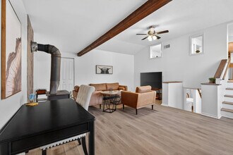453 Chamberlin Dr in Ballwin, MO - Building Photo - Building Photo