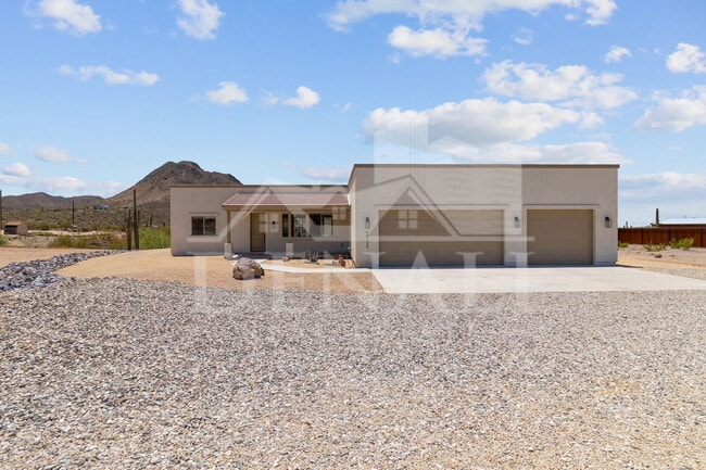 property at 48126 N Coyote Pass Rd