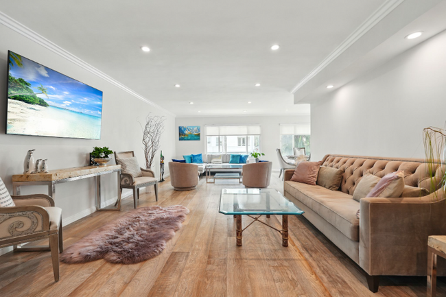 9330 Clifton Way in Beverly Hills, CA - Building Photo - Building Photo