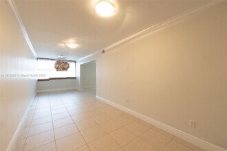 2977 McFarlane Rd in Miami, FL - Building Photo - Building Photo