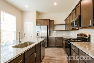 9835 Willow Creek Commerce Dr in Tomball, TX - Building Photo - Building Photo