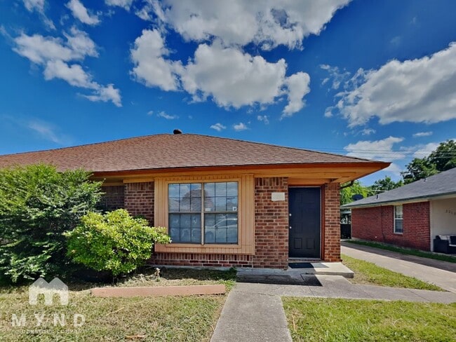 property at 2216 Summer Day Dr