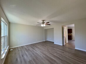 18 Woodcove Ct in Parkville, MD - Building Photo - Building Photo