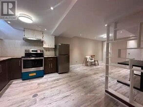 940 Hampstead Ct in Mississauga, ON - Building Photo - Building Photo