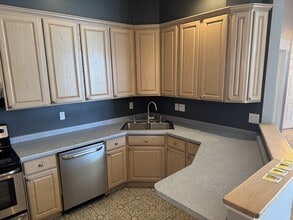 822 S 8th St, Unit Upper Unit in Manitowoc, WI - Foto de edificio - Building Photo