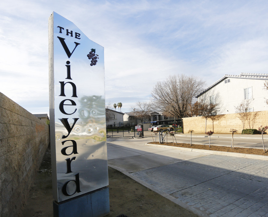 The Vineyard Apartments in Lamont, CA - Building Photo