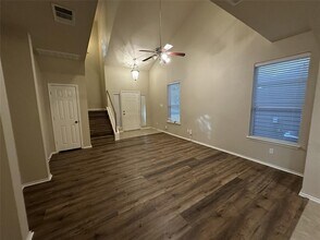 10214 Maydelle Dr in Austin, TX - Building Photo - Building Photo