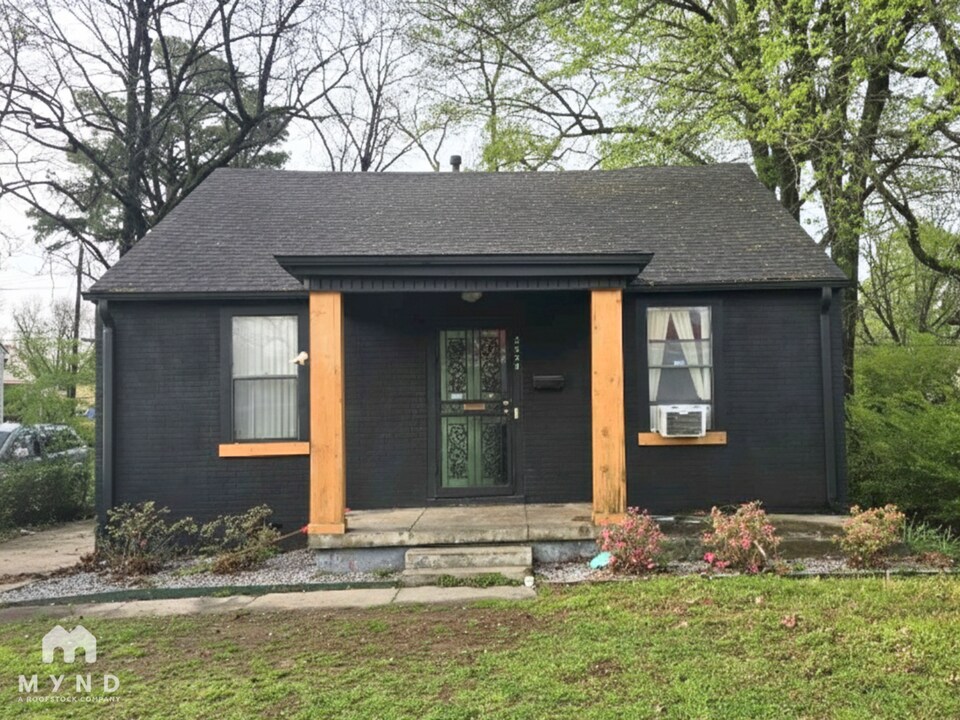 2325 Riley Ave in Memphis, TN - Building Photo