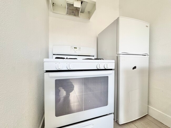 5407 Sierra Vista Ave in Los Angeles, CA - Building Photo - Building Photo