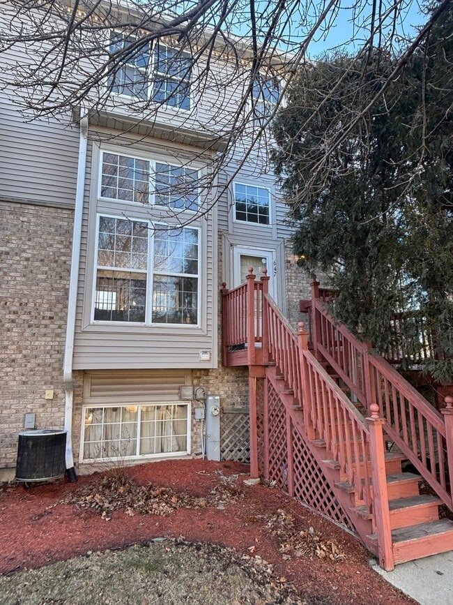 property at 647 Georgian Ct