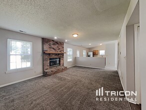 2343 Rolling Oak Dr in Indianapolis, IN - Building Photo - Building Photo