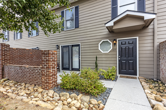 Smoky Crossing Apartment Homes in Seymour, TN - Foto de edificio - Building Photo