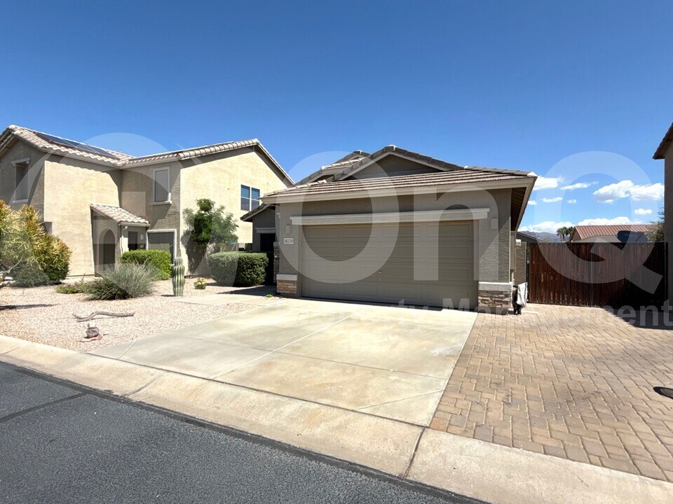 18230 El Viejo Desierto in Gold Canyon, AZ - Building Photo