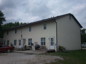 Alleghaney Townhouses in Burlington, KS - Building Photo - Building Photo