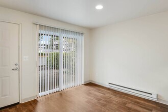 Glen at North Creek in Everett, WA - Building Photo - Building Photo