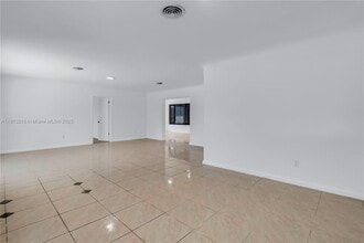 4210 SW 20th St in Fort Lauderdale, FL - Building Photo - Building Photo